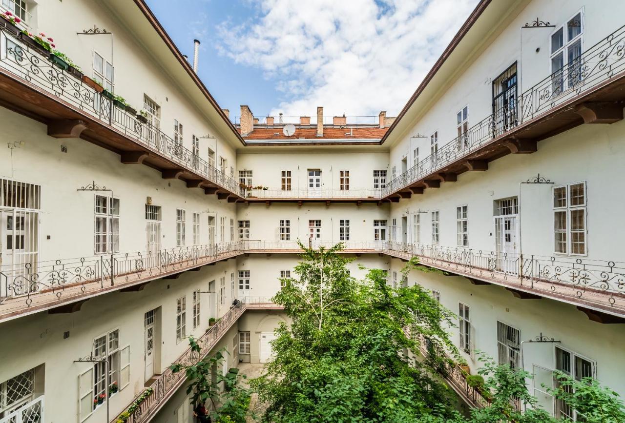 Simply The Best Location Budapeste Exterior foto
